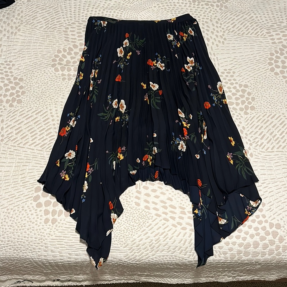 Floral pleated skirt